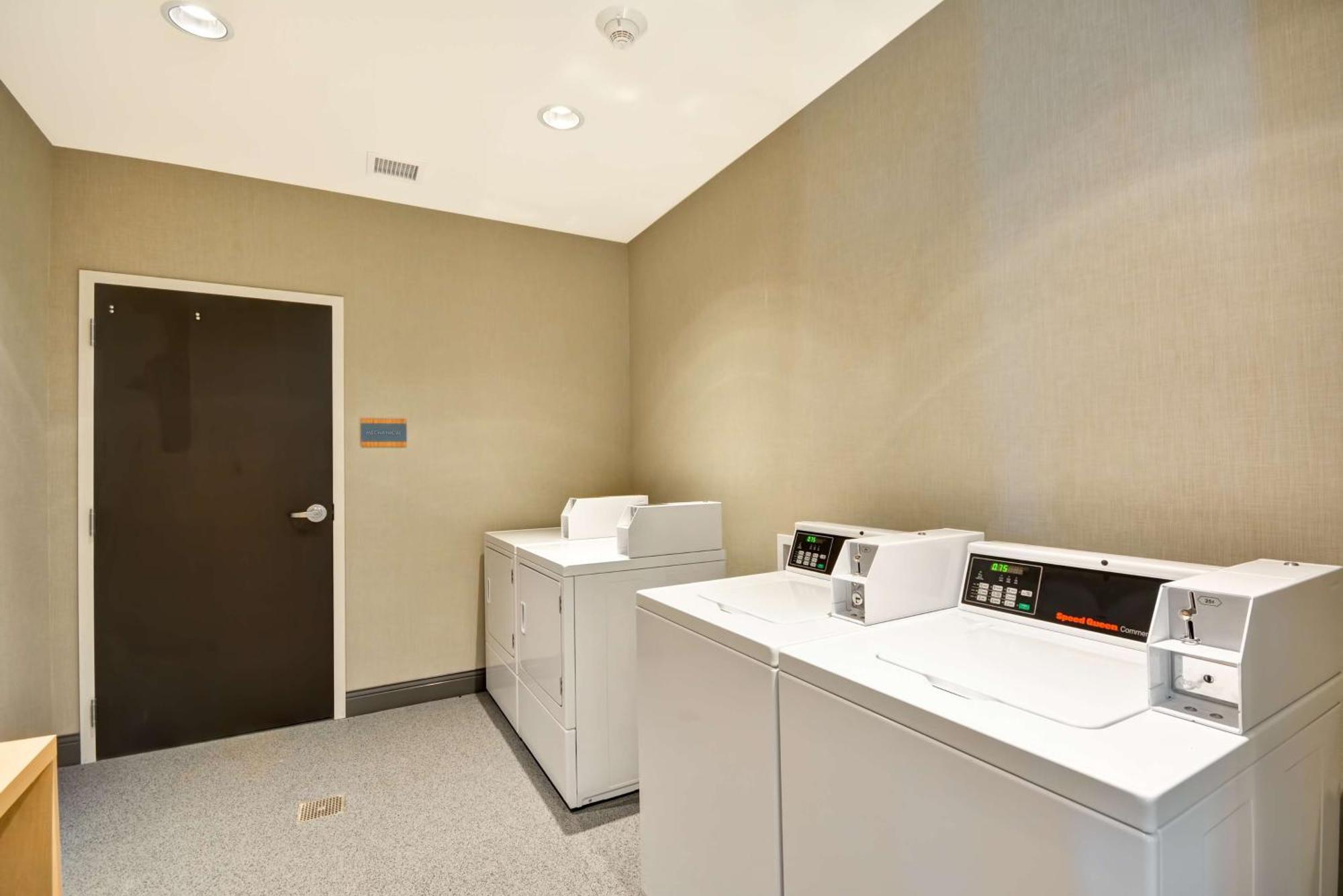 Home2 Suites By Hilton Charles Town Buitenkant foto